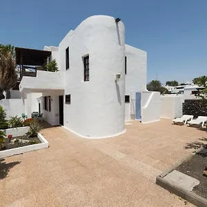 2br House - Solarium & Shower Terrace - 13 Puerto del Carmen (Lanzarote)