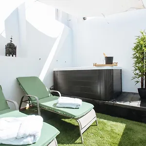 alameda-house-with-rooftop-and-jacuzzi-in-seville.es-andalucia.com/